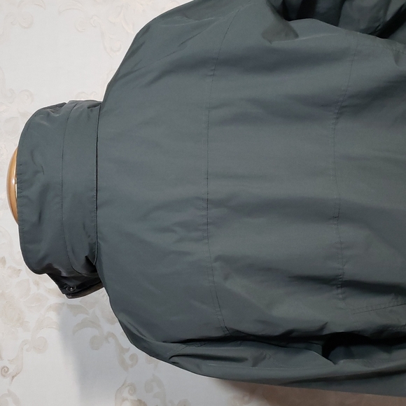 L.L.Bean Womens Green Coat with Hidden Hood M - Picture 7 of 11